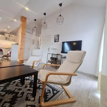 Charming Quite Apartment, Blizu Centra Lejlighed Split