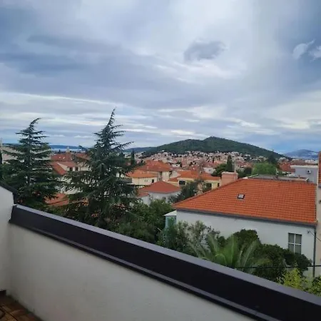 Charming Quite Apartment, Blizu Centra Lejlighed