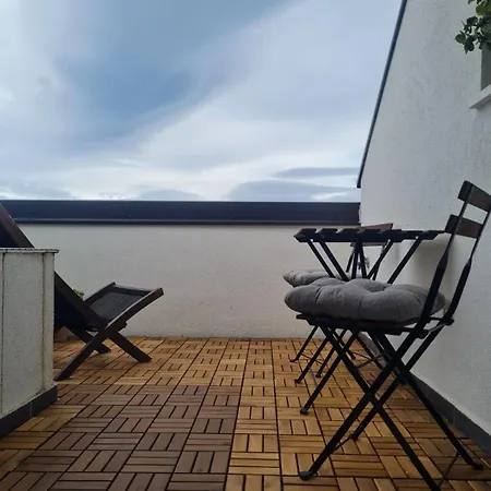 Charming Quite Apartment, Blizu Centra Lejlighed Split