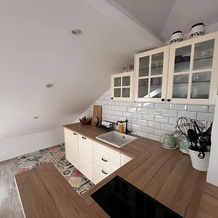 Charming Quite Apartment, Blizu Centra *