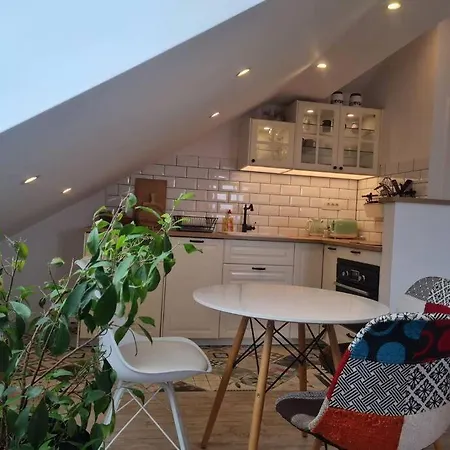 Lejlighed Charming Quite Apartment, Blizu Centra