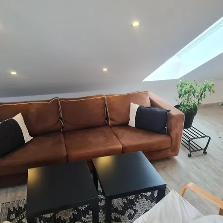 Charming Quite Apartment, Blizu Centra