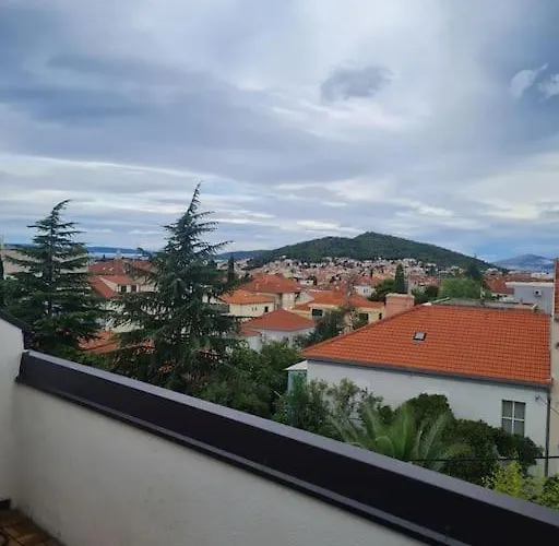 Charming Quite Apartment, Blizu Centra Apartman