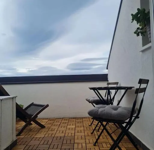 Apartman Charming Quite Apartment, Blizu Centra