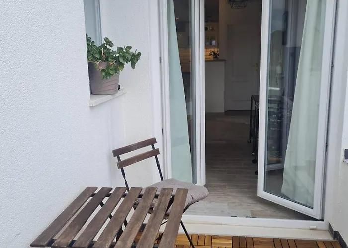 Charming Quite Apartment, Blizu Centra *