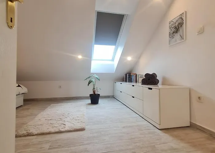 Apartman Charming Quite Apartment, Blizu Centra *