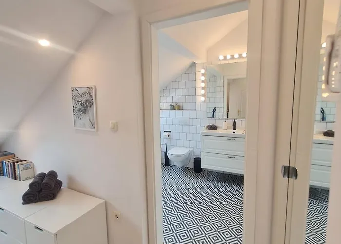 Apartman Charming Quite Apartment, Blizu Centra