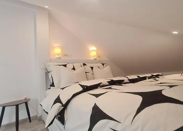 Apartman Charming Quite Apartment, Blizu Centra